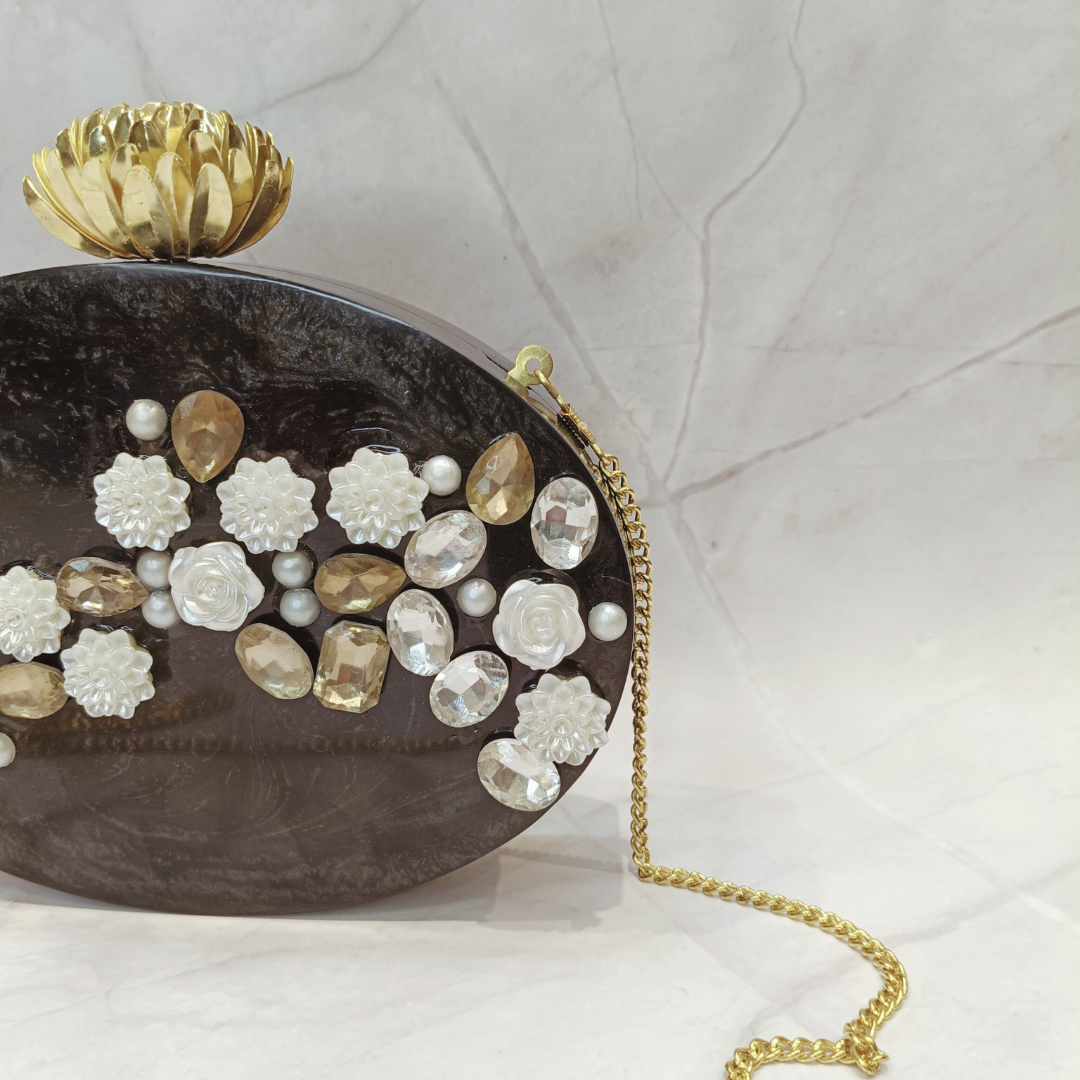 Black Allure Éclat Clutch